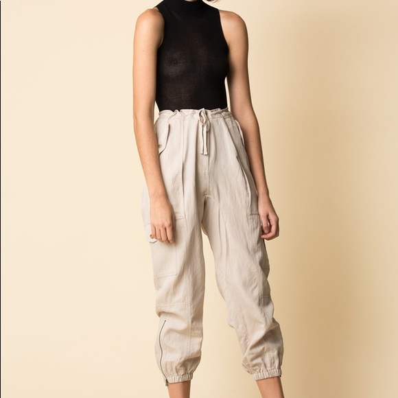 Ulla Johnson Edris pant. Size zero but waist is 14 accross. Fits size 0-6 IMO - Picture 5 of 5